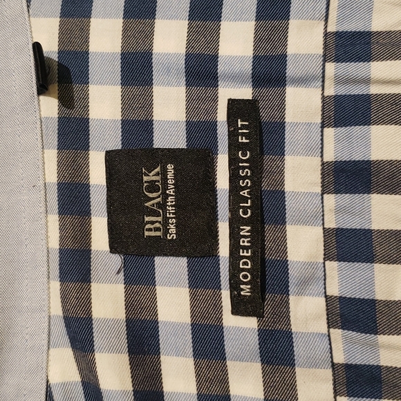 Button down - Picture 3 of 4